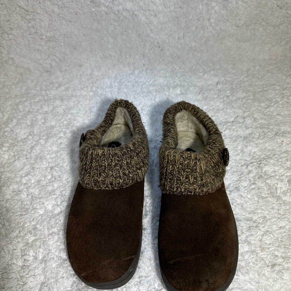Clarks Cozy Brown Knit Trim Slippers